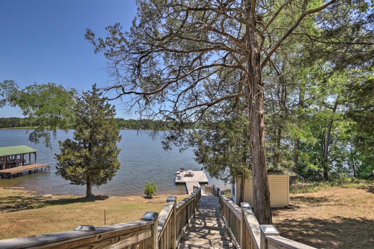 House With Dock And Slide Situated On Lake Sinclair! Sparta Екстериор снимка